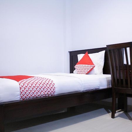 Oyo 245 Juana 21 Hotel Джакарта Екстериор снимка