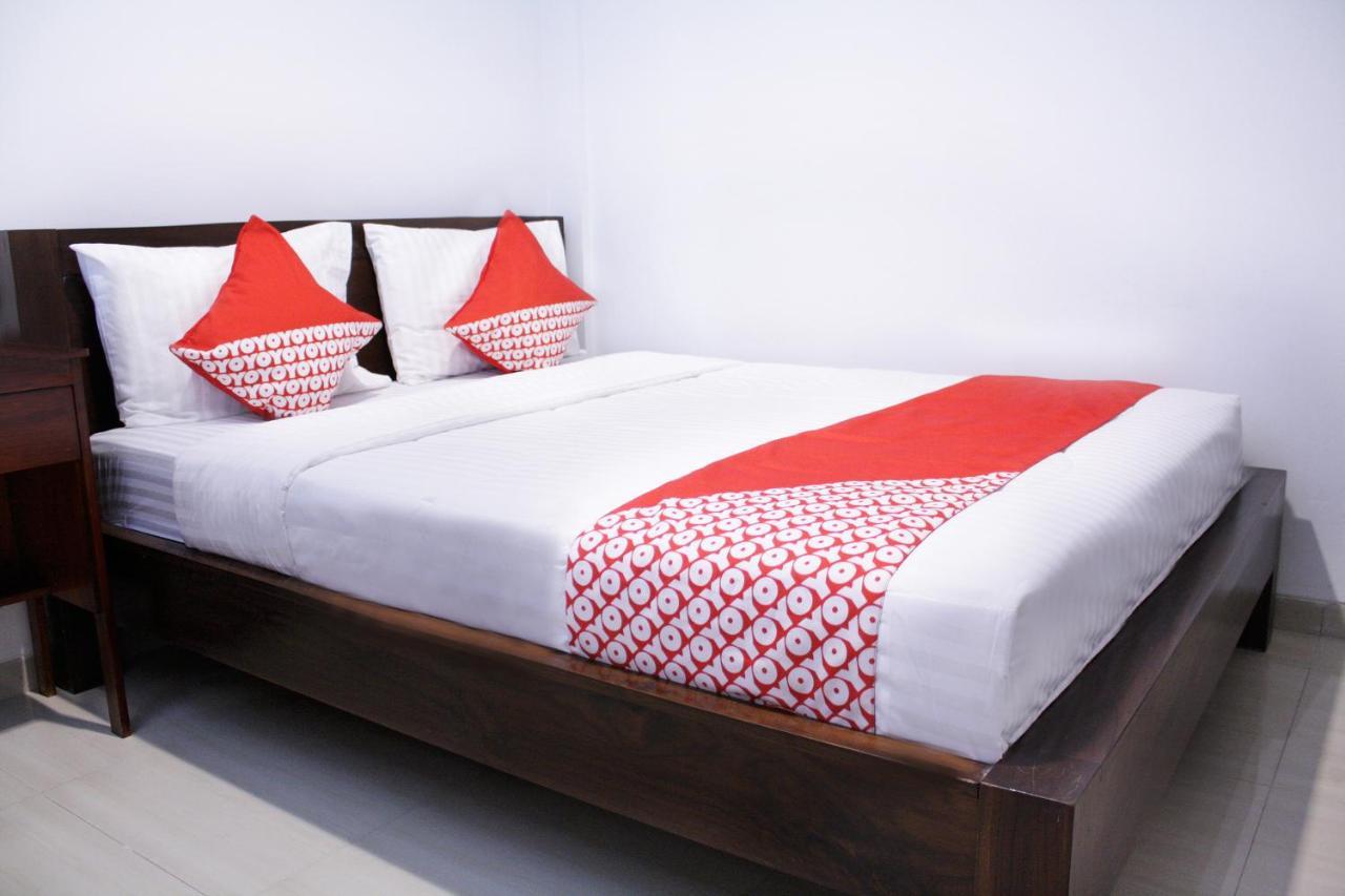 Oyo 245 Juana 21 Hotel Джакарта Екстериор снимка